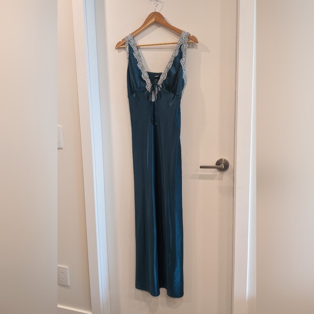 Elegant Teal dress with Lace Trim Size M